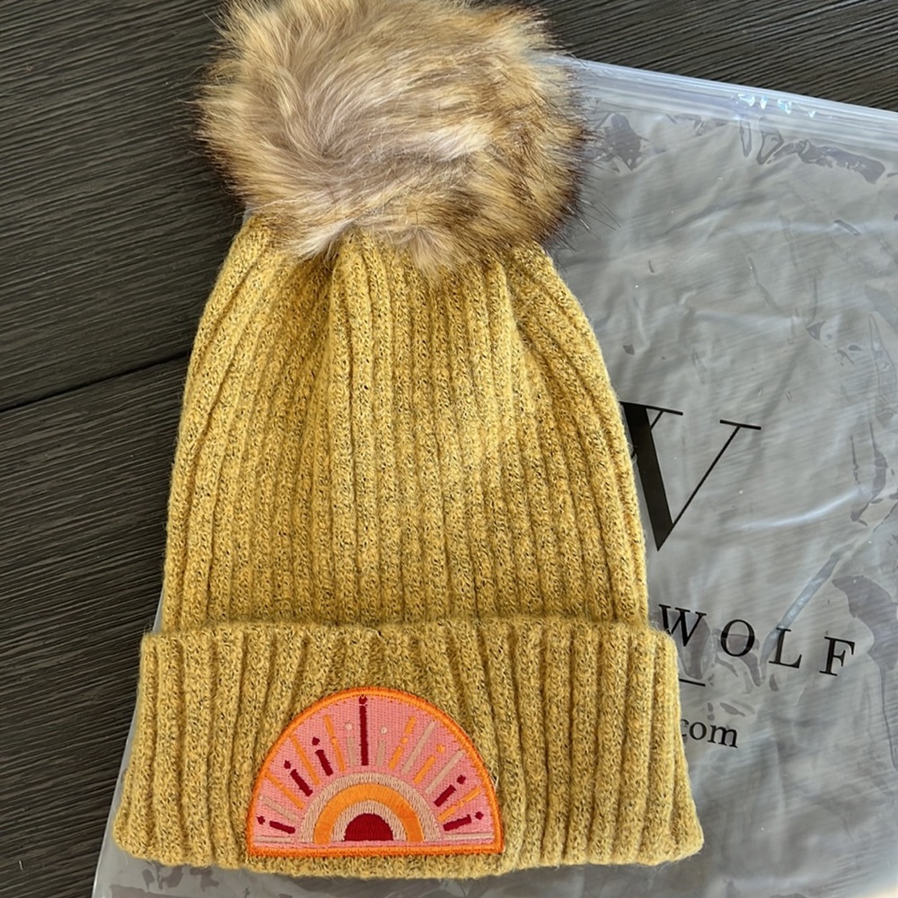 NWT Virginia Wolf NYC Gold Pom Pom Winter Hat